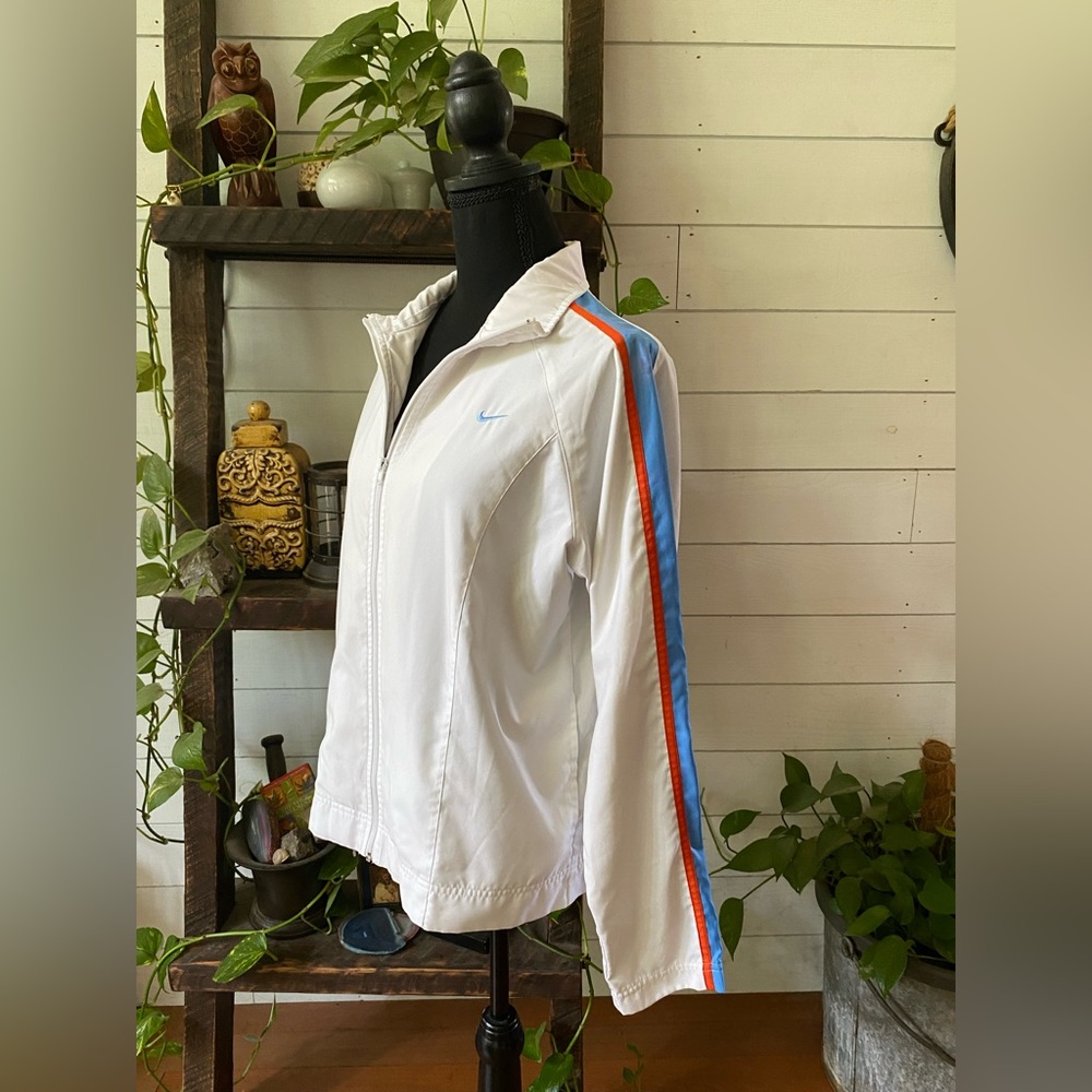Nike: White Lightweight Bomber Jacket with Retro Blue and Orange Stripe Design - Picture 14 of 17